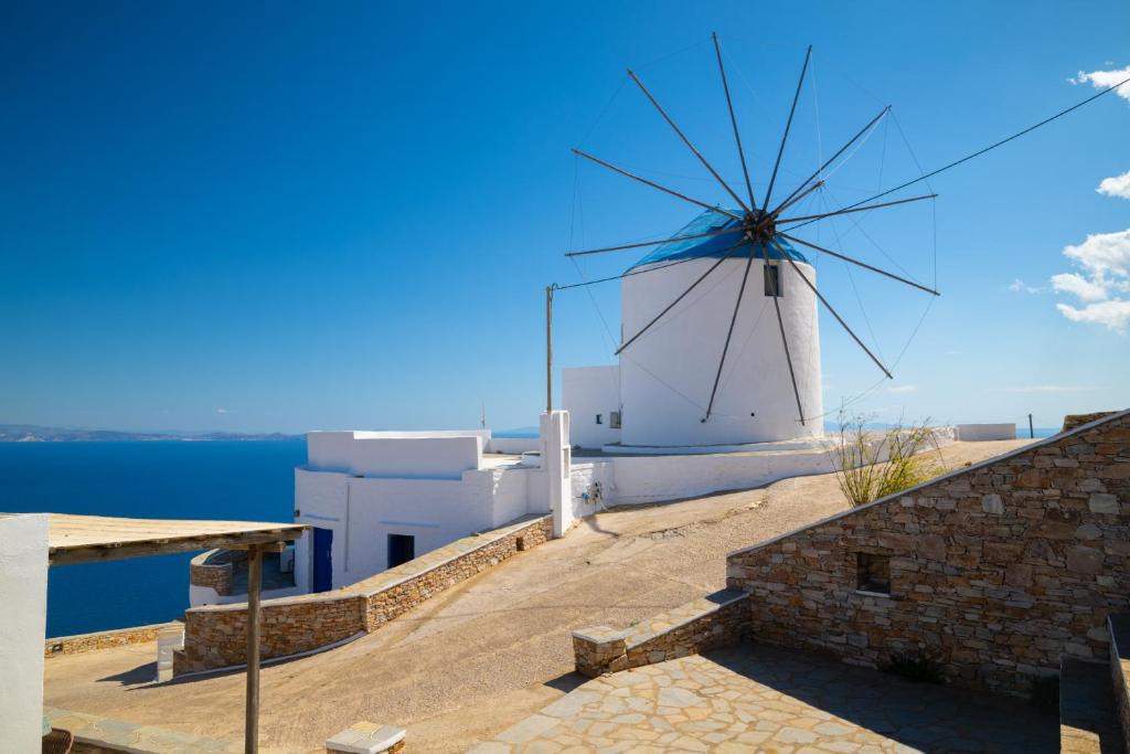 Artemonas Apartment | Windmill Villas