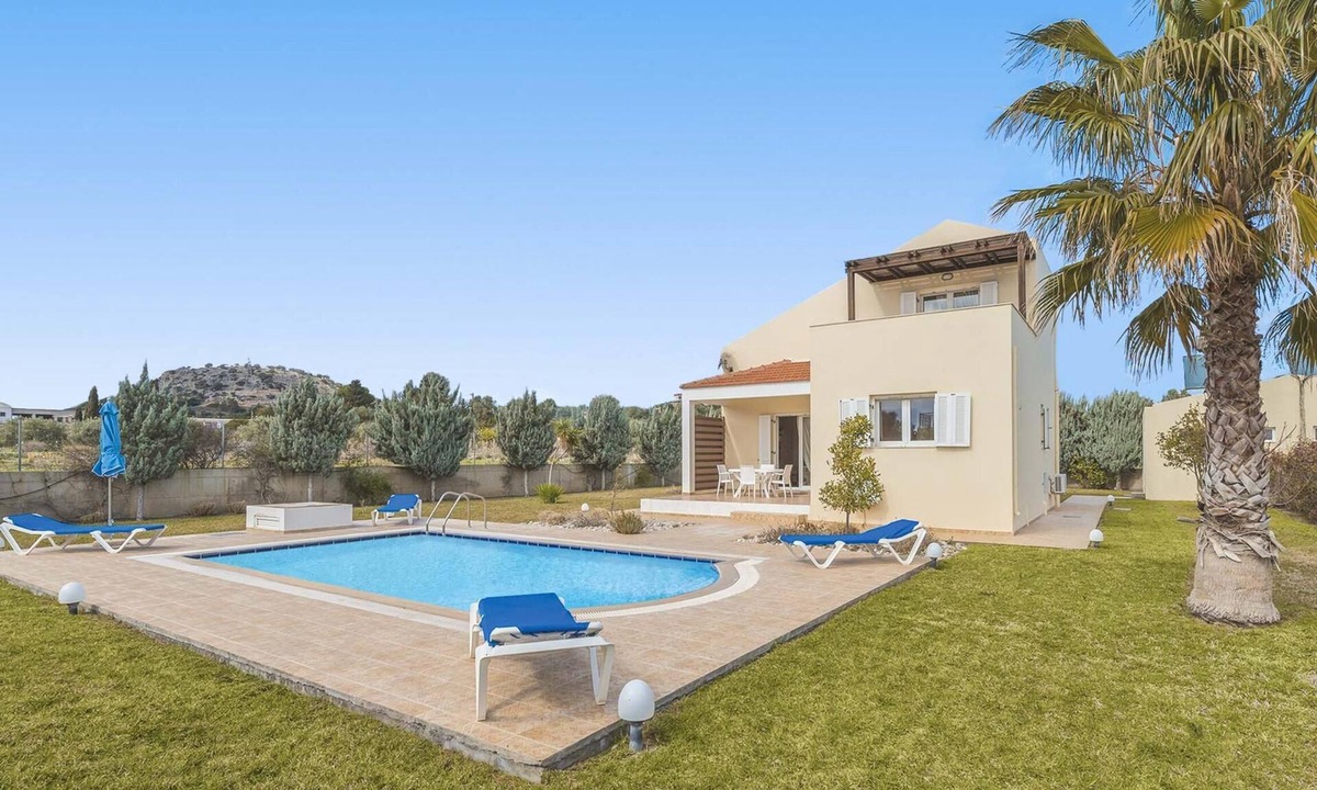 Kolymbia Villa | Within walking distance to resturants & shops