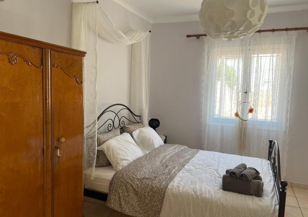 Korinthos Apartment | Yiayia Katina’s House