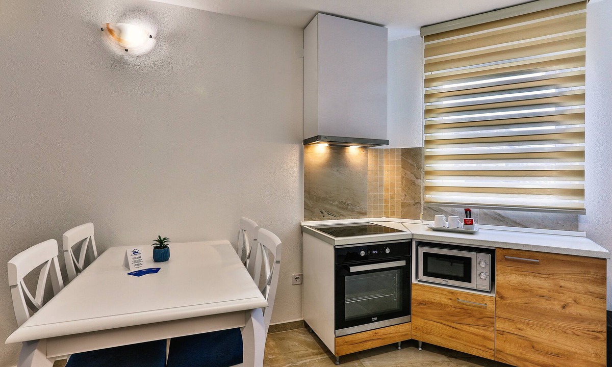 Velji Vinogradi Apartment | Zara Apartment | Highly recommended condo near beach and old town