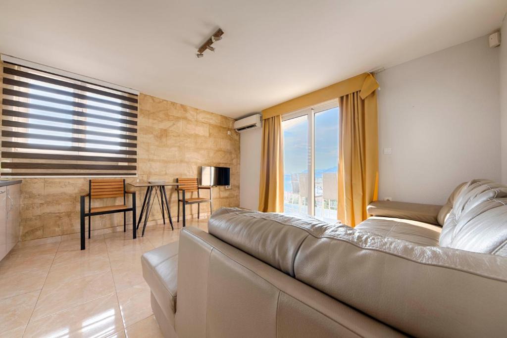 Utjeha Apartment | ZIS LUX Apartments Pool