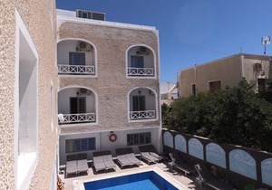 Economy 4 persons Studio 30 meters from Perissa Beach