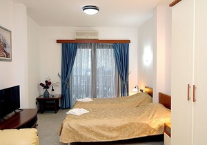 Studio Apartment With Sea View in Rafailovici