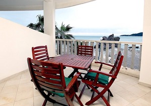 Studio Apartment With Sea View in Rafailovici