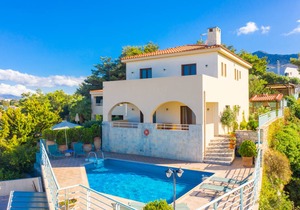 Villa Selini: Private Pool, Sea Views, A/C, WiFi, Eco-Friendly in Roussospiti