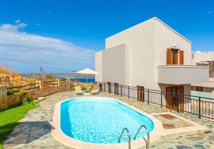 Villa Stratos: Large Private Pool, Sea Views, A/C, WiFi, Eco-Friendly in Aptera