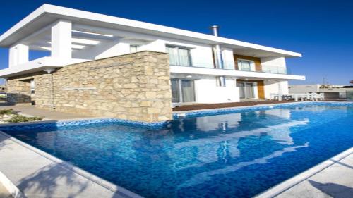 Patras Apartment | Ελιά και Θάλασσα House