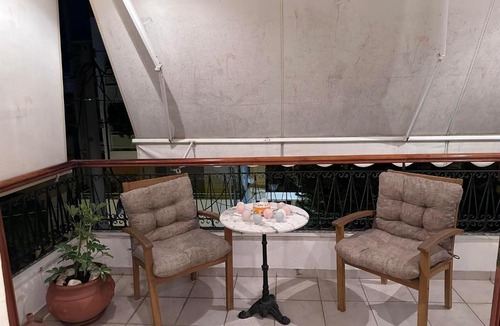 Dafni-Ymittos Apartment | Ωραίο διαμέρισμα κοντά στο μετρό