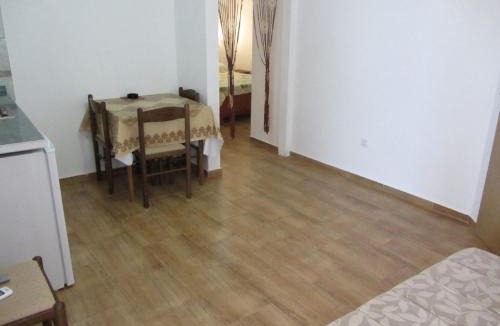 Rafajlovici Apartment | Аренда квартиры № 5 в 110 метрах от моря в Рафаиловичах