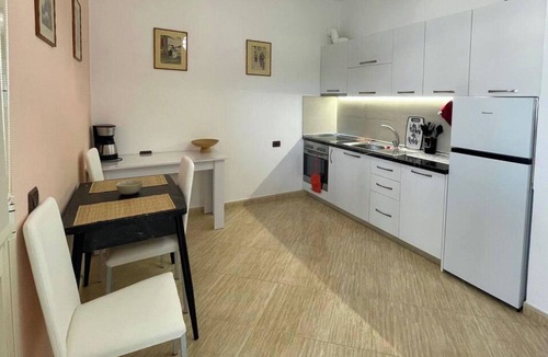 Durres Apartment | 1 Bed Apartment Sleeps 2 with Tv, WiFi & Parking