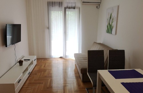 Lazi Apartment | 1-bedroom apartment witha park view "Podmaine 18"