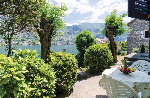 Kotor House | 1 bedroom beach front home in Kotor