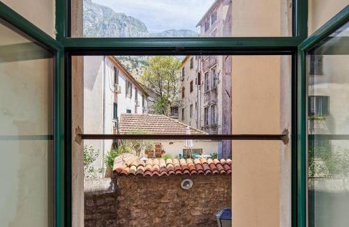 Kotor Old Town Apartment | 1-Bedroom Flat on the Main Square in the Old Town