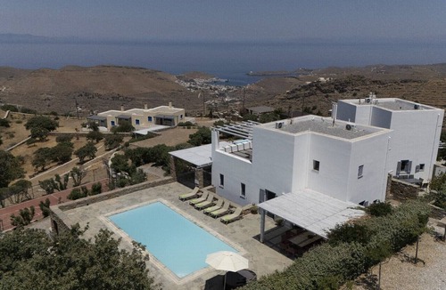 Kea Villa | 10 bedroom accommodation in Ioylis