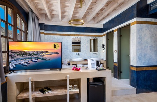 Rhodes Old Town Hotel | 10GR Boutique Hotel and Wine Bar