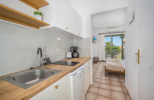 Agia Marina Apartment | 123 Soleil Studios