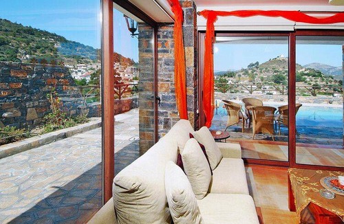 Prina House | 130 m² House ∙ 2 bedrooms ∙ 5 guests