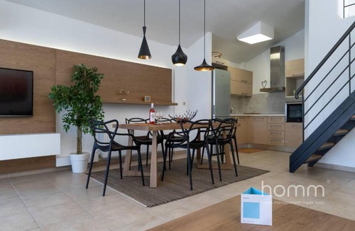 Psirri Apartment | 137sqm homm Apartment with Acropolis View 7ppl