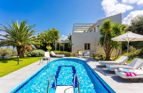 Maroulas Villa | 140 m² Villa ∙ 2 bedrooms ∙ 6 guests