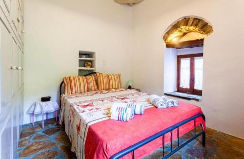 Lefktron Villa | 19th Century Stone Villa, Serence Garden! - Athina's Villa Mani