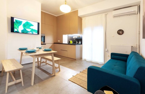 Petralona Apartment | 2 Bedroom Apt Secret Garden In The Of Athens