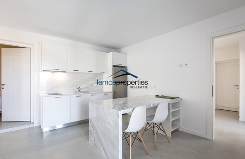 Koundouros House | 2 modern houses with 4 bedrooms, a swimming pool and a sea view