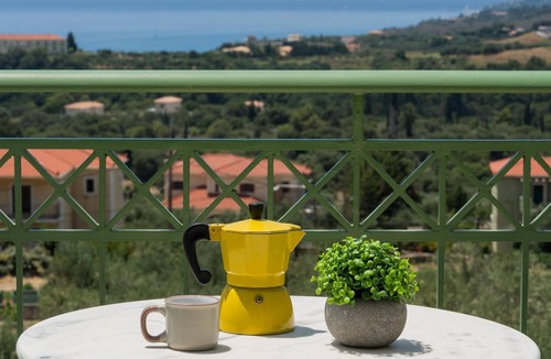 Leivathos House | 206 - Deluxe Queen Studio with sea view