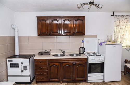 Pricelje Apartment | 2BR Apartment Forest Paradise