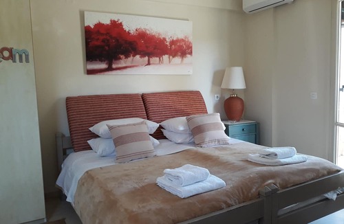 Gouvia House | 2BR Balconies & Pool – Apt 3
