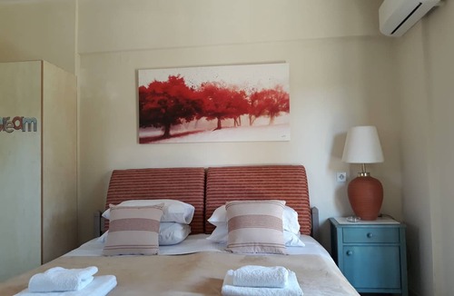Gouvia House | 2BR Balconies & Pool – Apt 3