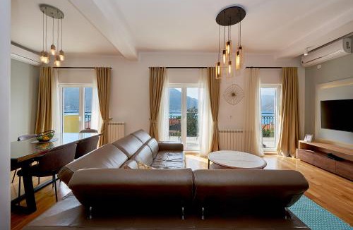 Dobrota Apartment | 2montenegro MIMOZA Apartments