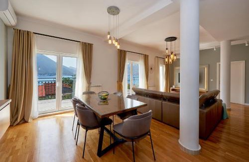 Dobrota Apartment | 2montenegro MIMOZA Apartments