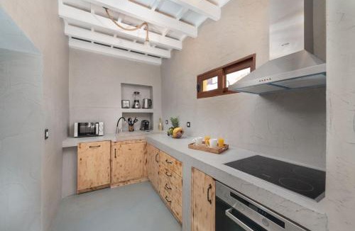 Rhodes Old Town Apartment | 3-4 Bedrooms Villa in old Town