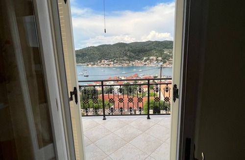 Vathy House | 3-bedroom house in charming Ithaki with AC, WiFi. Live the Greek dream