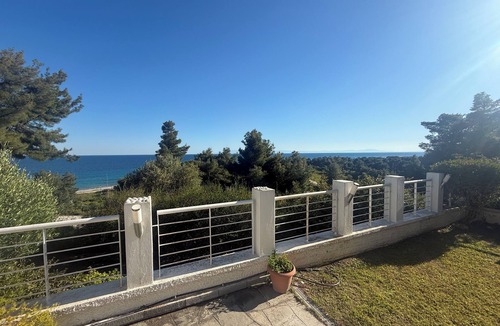 Kassandra Villa | 3-bedroom villa in beautiful Possidi with spectacular sea view steps from beach