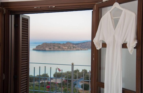 Elounda Villa | 3 bedroom Villa very close to the beach