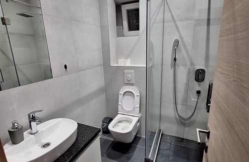 Babin do Apartment | 3 Min Walk to Beach Spacious 3BR Flat with Balcony Parking
