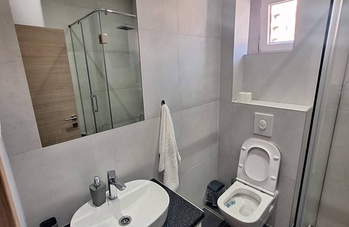 Babin do Apartment | 3 Min Walk to Beach Spacious 3BR Flat with Balcony Parking