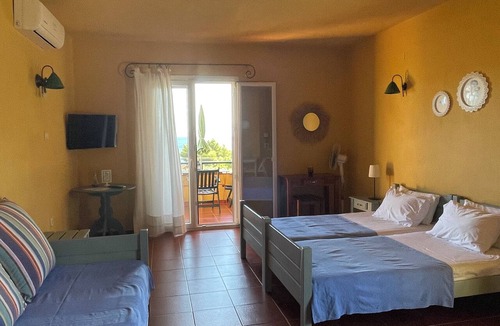 Sithonia Apartment | 3 minutes from the private beach Family-friendly apartments with sea views