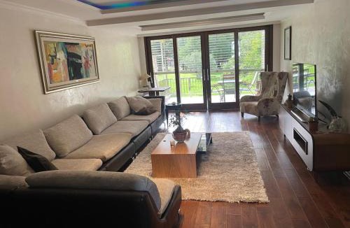 Centar House | 3 room attached home