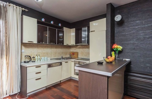 Dobrota Apartment | 3BR Apartment with Free Pool and Parking Dobrota