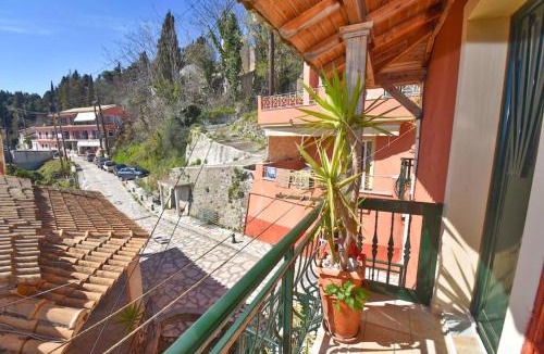 Chlomos Apartment | 3BR Traditional House with Amazing View