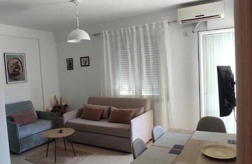 Shkembi i Kavajes Apartment | 3Min to Sea Retreat