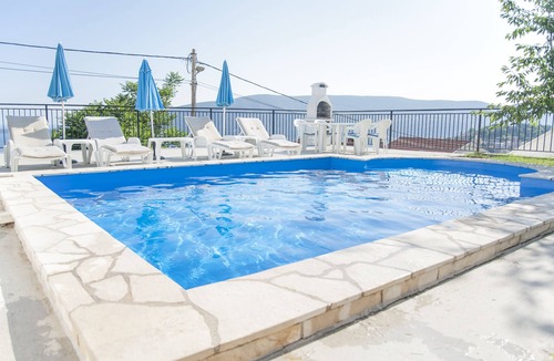 Podi Villa | 4 Bed Villa with Swimming Pool and Stunning Sea Views