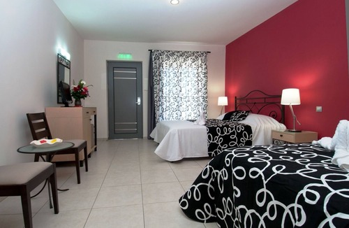 Isomata Hotel | 4epoches triple room