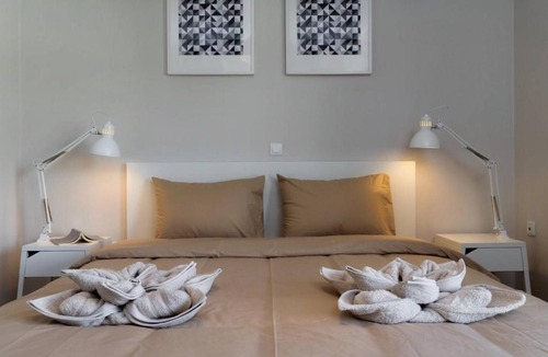 Vouliagmeni Apartment | 51m² Flat in Vouliagmeni