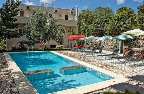 Mylopotamos Villa | 6-Bedroom Villa Local