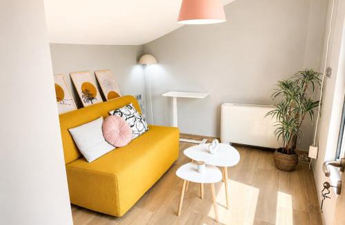 Platia Viktorias Apartment | 7th floor Athens Centre Penthouse, Acropolis View, Near Metro