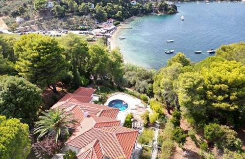 Kanapitsa Villa | 8-Bed Sea View Villa with Pool, Steps to Kanapitsa Beach
