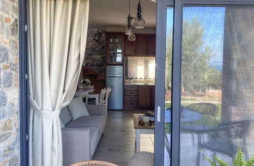 Pella Region Villa | Aélia Stone House Erató